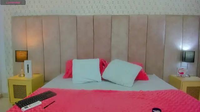 Snapshot of KiaraBrownn chatting on February 3, 2025, 12:57 pm KiaraBrownn online show from February 3, 2025, 12:57 pm