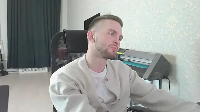 Snapshot of Marselle_Laker chatting on November 14, 2025, 10:29 pm Marselle Laker online show from November 14, 2025, 10:29 pm