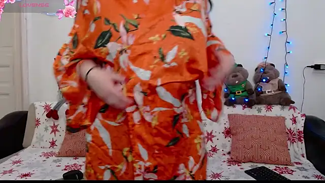 ElenaRose90 online show from December 19, 2025, 8:49 pm