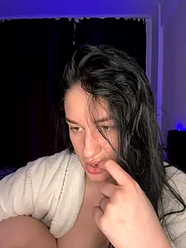 moniqque online show from October 12, 2025, 12:04 pm