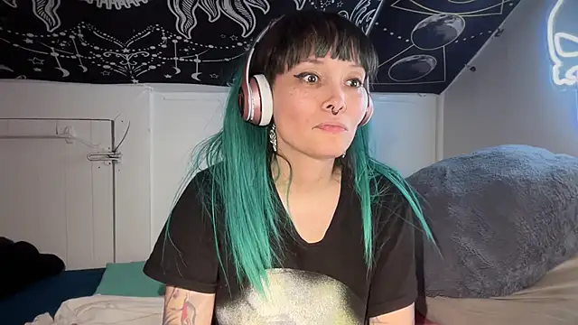 FRRANNKIE online show from February 3, 2025, 7:42 pm