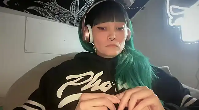 FRRANNKIE online show from February 28, 2025, 1:58 pm