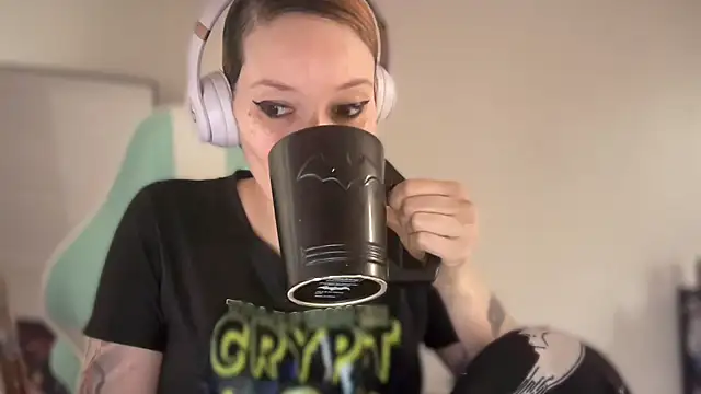 FRRANNKIE online show from February 10, 2026, 8:02 pm