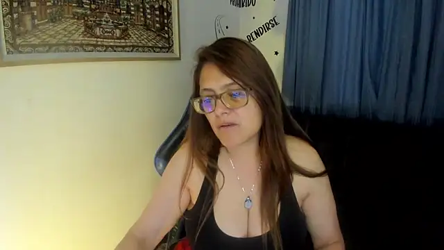 Snapshot of Ivette_Shaira chatting on July 15, 2026, 11:37 am Ivette Shaira online show from July 15, 2026, 11:37 am