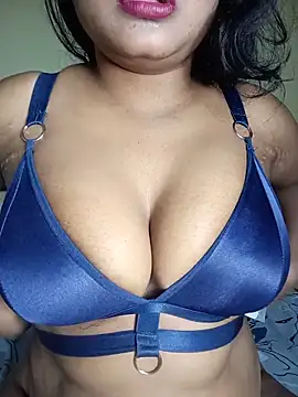 Hotlisa online show from June 22, 2026, 3:36 am