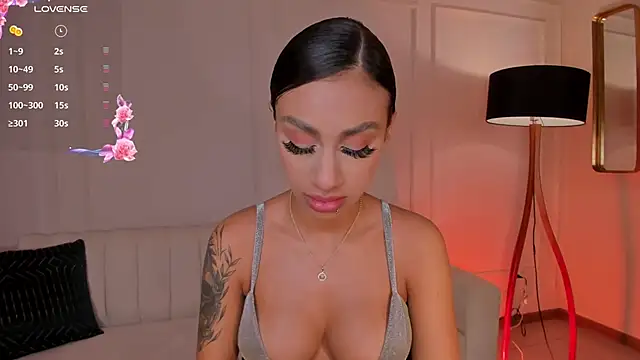 DannaCruz online show from February 7, 2025, 7:27 pm