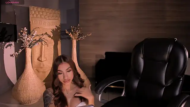 DannaCruz online show from September 12, 2025, 7:14 pm