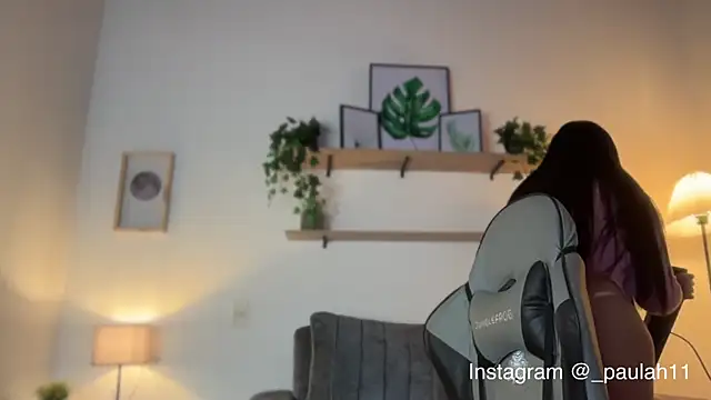 Paulah x online show from November 13, 2025, 8:08 pm