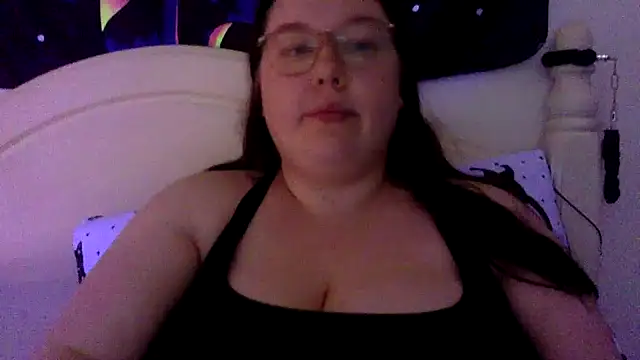 Sexycurvyemilyy online show from September 11, 2025, 10:21 pm