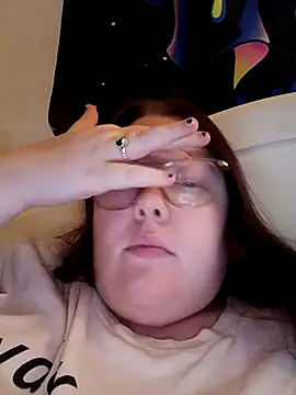 Sexycurvyemilyy online show from November 25, 2025, 10:32 pm