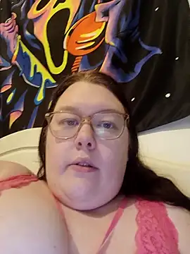 Sexycurvyemilyy online show from December 16, 2025, 9:31 pm