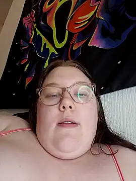 Sexycurvyemilyy online show from March 25, 2026, 10:05 pm