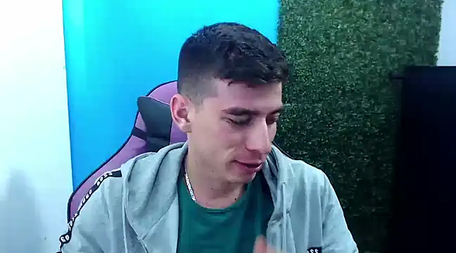 Snapshot of DEIBY_BABY chatting on December 4, 2024, 1:25 am DEIBY BABY online show from December 4, 2024, 1:25 am