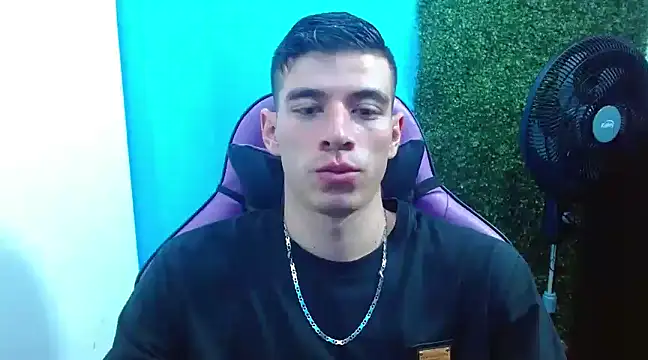 Snapshot of DEIBY_BABY chatting on December 11, 2024, 7:57 pm DEIBY BABY online show from December 11, 2024, 7:57 pm