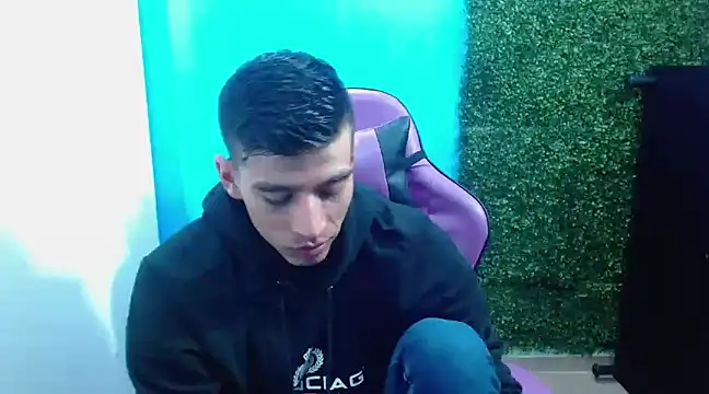 Snapshot of DEIBY_BABY chatting on December 14, 2024, 11:12 pm DEIBY BABY online show from December 14, 2024, 11:12 pm