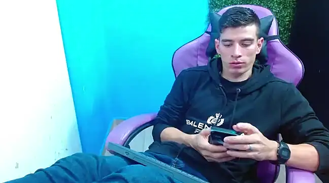 Snapshot of DEIBY_BABY chatting on December 15, 2024, 2:52 am DEIBY BABY online show from December 15, 2024, 2:52 am