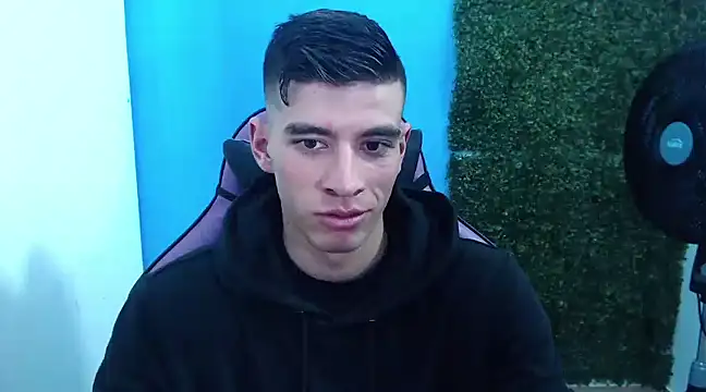 Snapshot of DEIBY_BABY chatting on December 16, 2024, 11:28 pm DEIBY BABY online show from December 16, 2024, 11:28 pm