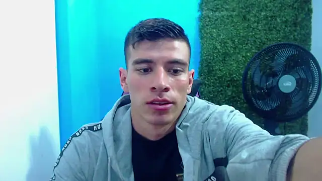 Snapshot of DEIBY_BABY chatting on December 28, 2024, 8:36 pm DEIBY BABY online show from December 28, 2024, 8:36 pm