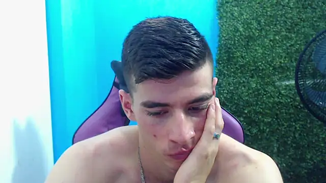 Snapshot of DEIBY_BABY chatting on December 31, 2024, 12:43 am DEIBY BABY online show from December 31, 2024, 12:43 am