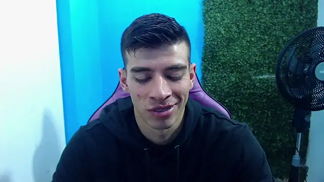 Snapshot of DEIBY_BABY chatting on December 31, 2024, 7:18 pm DEIBY BABY online show from December 31, 2024, 7:18 pm