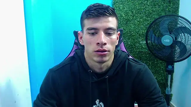 Snapshot of DEIBY_BABY chatting on January 4, 2025, 12:37 am DEIBY BABY online show from January 4, 2025, 12:37 am