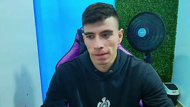 Snapshot of DEIBY_BABY chatting on January 16, 2025, 10:44 pm DEIBY BABY online show from January 16, 2025, 10:44 pm