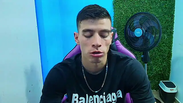 Snapshot of DEIBY_BABY chatting on January 17, 2025, 1:47 am DEIBY BABY online show from January 17, 2025, 1:47 am