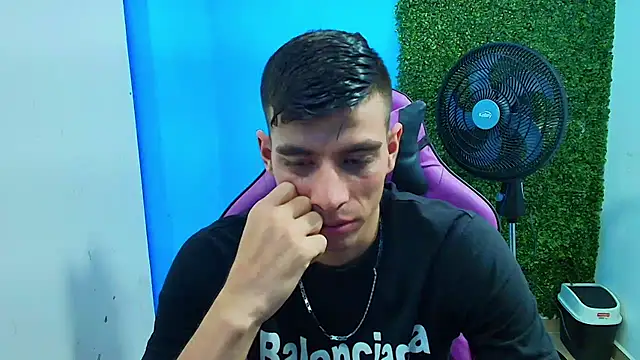 Snapshot of DEIBY_BABY chatting on January 17, 2025, 4:49 am DEIBY BABY online show from January 17, 2025, 4:49 am