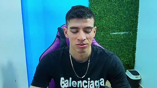 Snapshot of DEIBY_BABY chatting on January 17, 2025, 9:50 pm DEIBY BABY online show from January 17, 2025, 9:50 pm