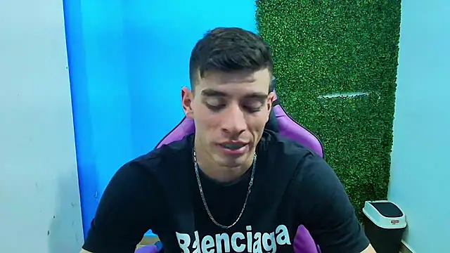 Snapshot of DEIBY_BABY chatting on January 18, 2025, 4:04 am DEIBY BABY online show from January 18, 2025, 4:04 am