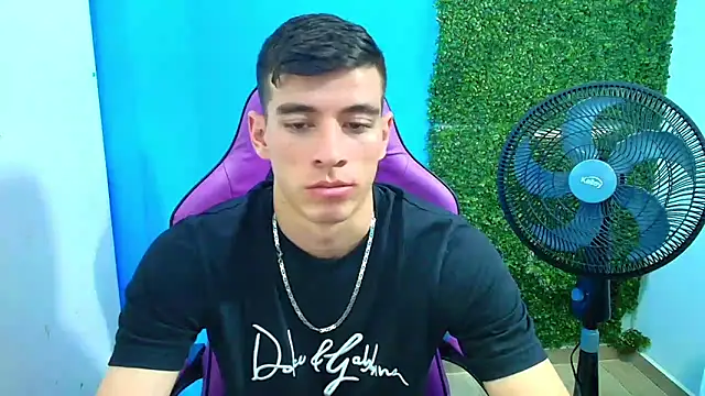 Snapshot of DEIBY_BABY chatting on January 20, 2025, 11:10 pm DEIBY BABY online show from January 20, 2025, 11:10 pm