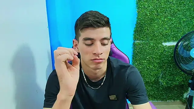 Snapshot of DEIBY_BABY chatting on January 24, 2025, 1:35 am DEIBY BABY online show from January 24, 2025, 1:35 am