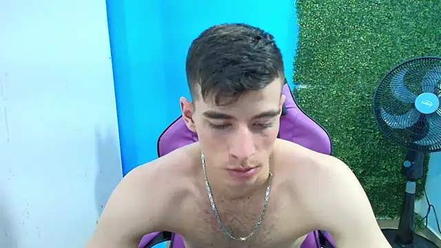 Snapshot of DEIBY_BABY chatting on February 1, 2025, 11:27 pm DEIBY BABY online show from February 1, 2025, 11:27 pm