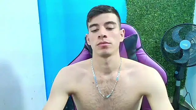 Snapshot of DEIBY_BABY chatting on February 4, 2025, 11:27 pm DEIBY BABY online show from February 4, 2025, 11:27 pm