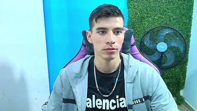 Snapshot of DEIBY_BABY chatting on February 6, 2025, 12:00 am DEIBY BABY online show from February 6, 2025, 12:00 am