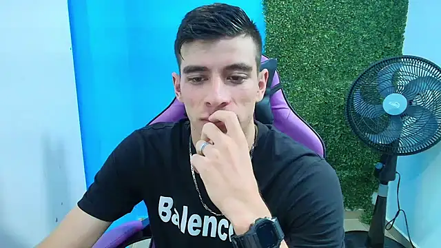 Snapshot of DEIBY_BABY chatting on February 8, 2025, 12:49 am DEIBY BABY online show from February 8, 2025, 12:49 am