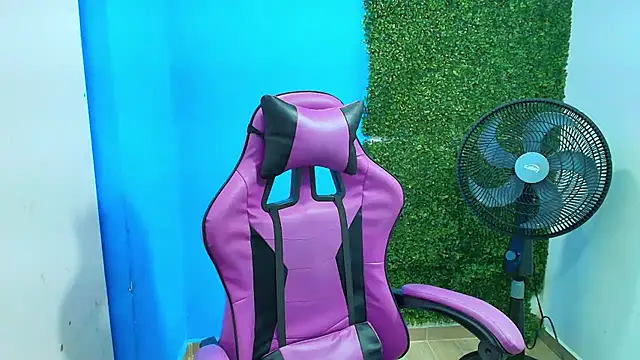 Snapshot of DEIBY_BABY chatting on February 9, 2025, 1:44 am DEIBY BABY online show from February 9, 2025, 1:44 am