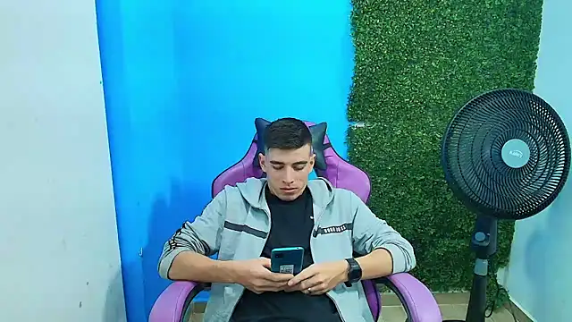 Snapshot of DEIBY_BABY chatting on February 10, 2025, 4:41 am DEIBY BABY online show from February 10, 2025, 4:41 am