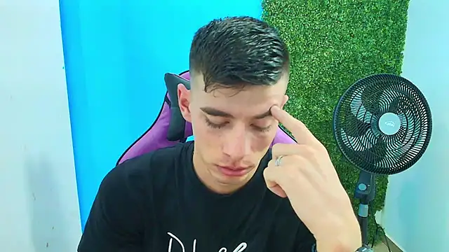 Snapshot of DEIBY_BABY chatting on February 10, 2025, 10:40 pm DEIBY BABY online show from February 10, 2025, 10:40 pm