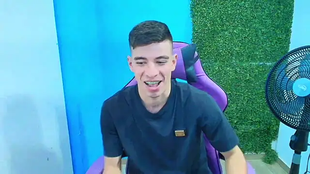 Snapshot of DEIBY_BABY chatting on February 12, 2025, 3:29 am DEIBY BABY online show from February 12, 2025, 3:29 am