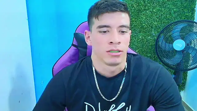 Snapshot of DEIBY_BABY chatting on February 17, 2025, 9:52 pm DEIBY BABY online show from February 17, 2025, 9:52 pm