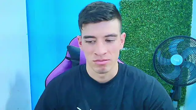 Snapshot of DEIBY_BABY chatting on February 18, 2025, 4:04 am DEIBY BABY online show from February 18, 2025, 4:04 am