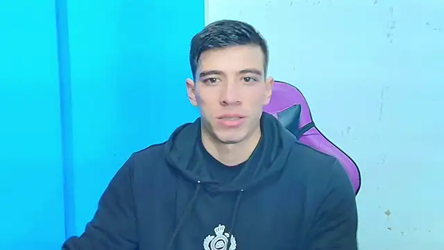 Snapshot of DEIBY_BABY chatting on February 23, 2025, 10:42 pm DEIBY BABY online show from February 23, 2025, 10:42 pm