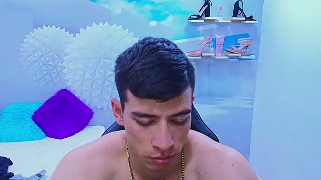 DEIBY BABY online show from November 28, 2025, 7:27 pm