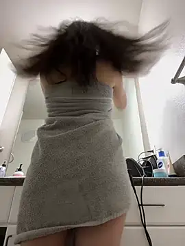 Natur4lBeautyb33 online show from December 10, 2024, 7:43 pm