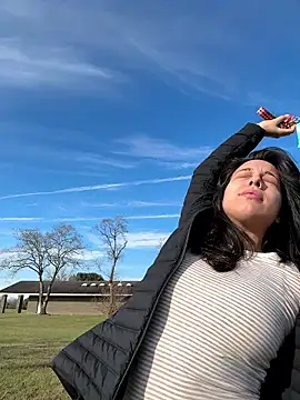 Natur4lBeautyb33 online show from January 12, 2026, 9:31 pm