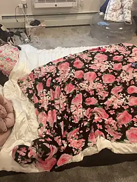 Snapshot of DominiqueX0 chatting on March 5, 2025, 8:53 pm DominiqueX0 online show from March 5, 2025, 8:53 pm