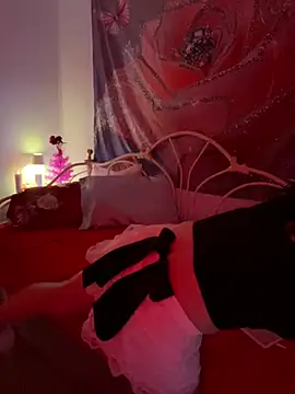 DominiqueX0 online show from February 13, 2026, 5:47 am