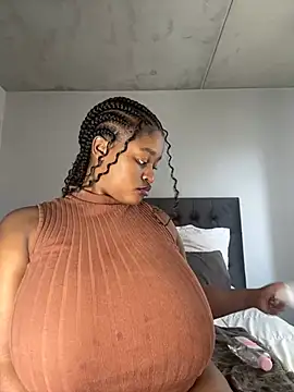 Snapshot of KnockoutBestie chatting on March 12, 2025, 9:12 am KnockoutBestie online show from March 12, 2025, 9:12 am