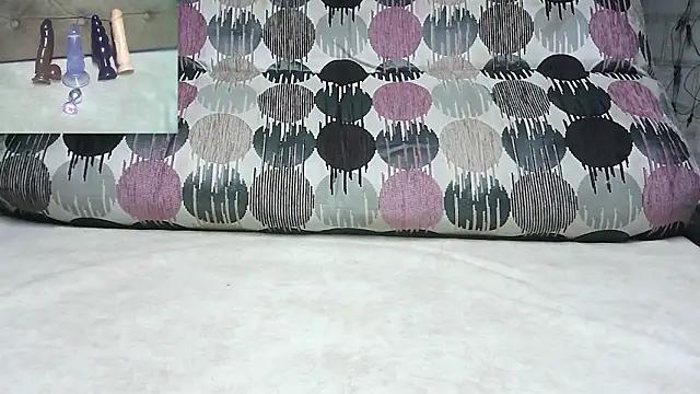 Snapshot of SladkiYA chatting on September 22, 2025, 4:47 am SladkiYA online show from September 22, 2025, 4:47 am